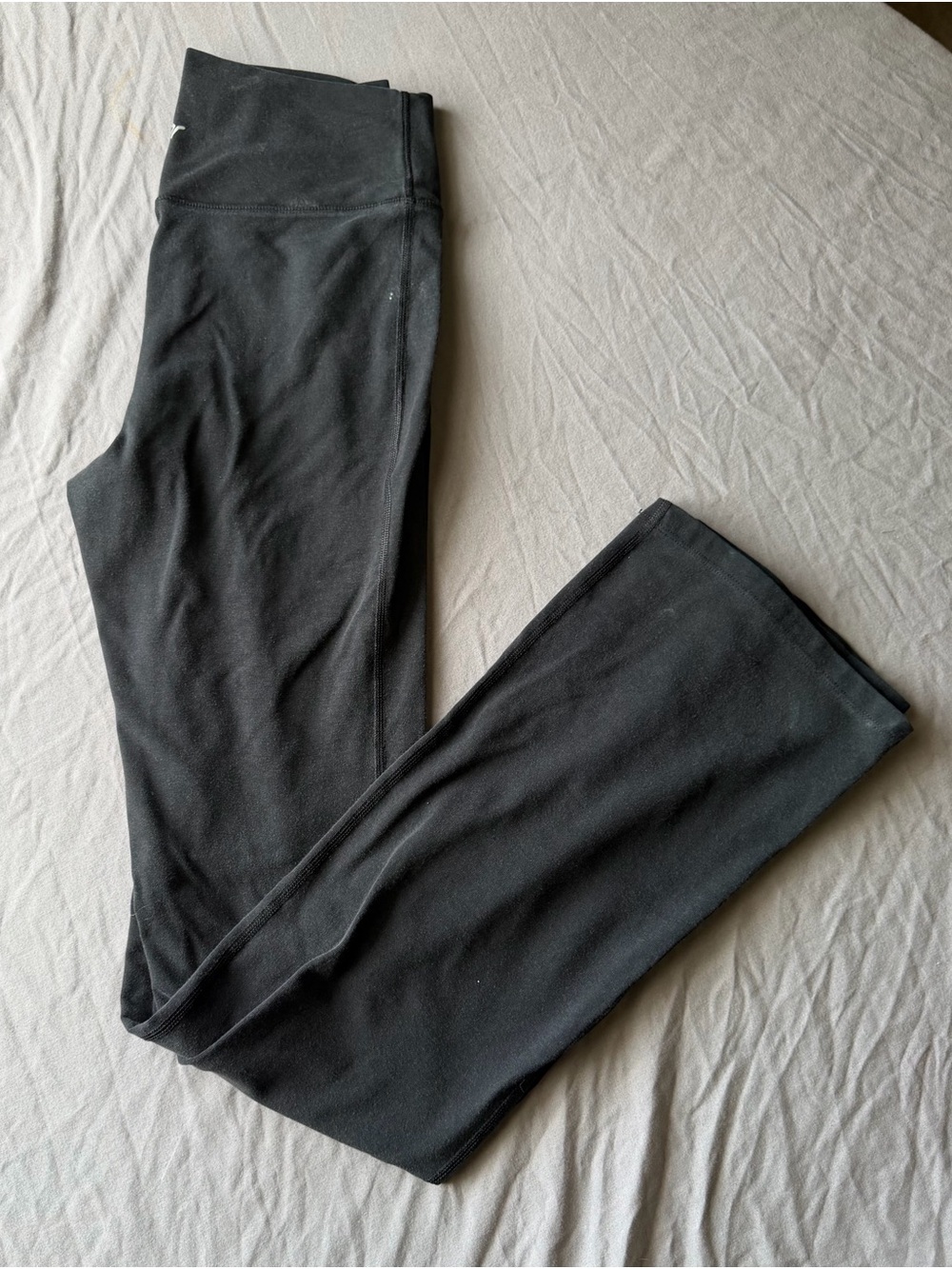 women’s old navy active pants Medium Tall black
